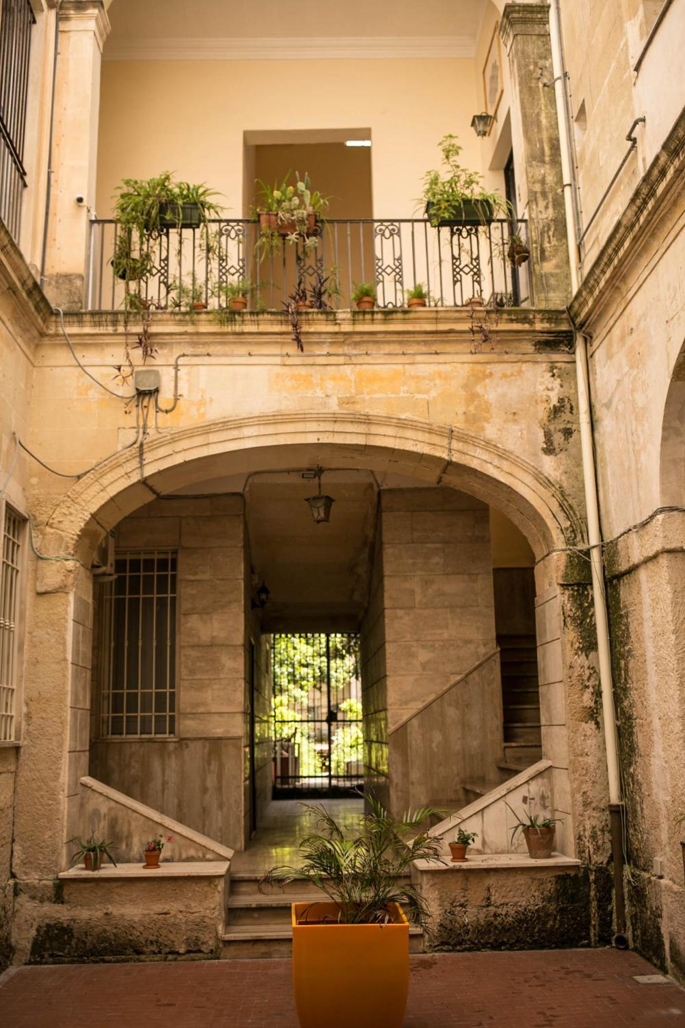 4 Balconi Rooms-Boutique B&B Lecce Exterior foto