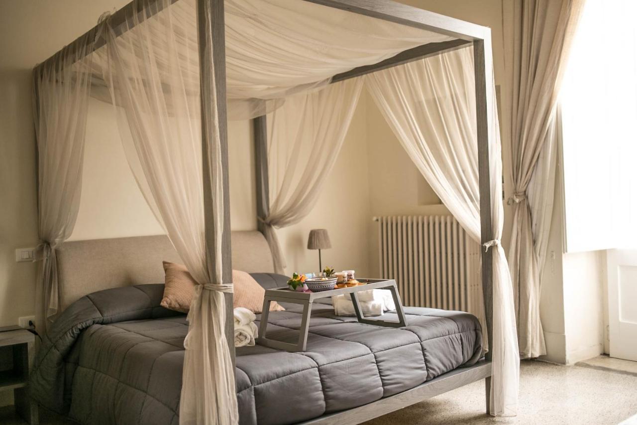 4 Balconi Rooms-Boutique B&B Lecce Exterior foto